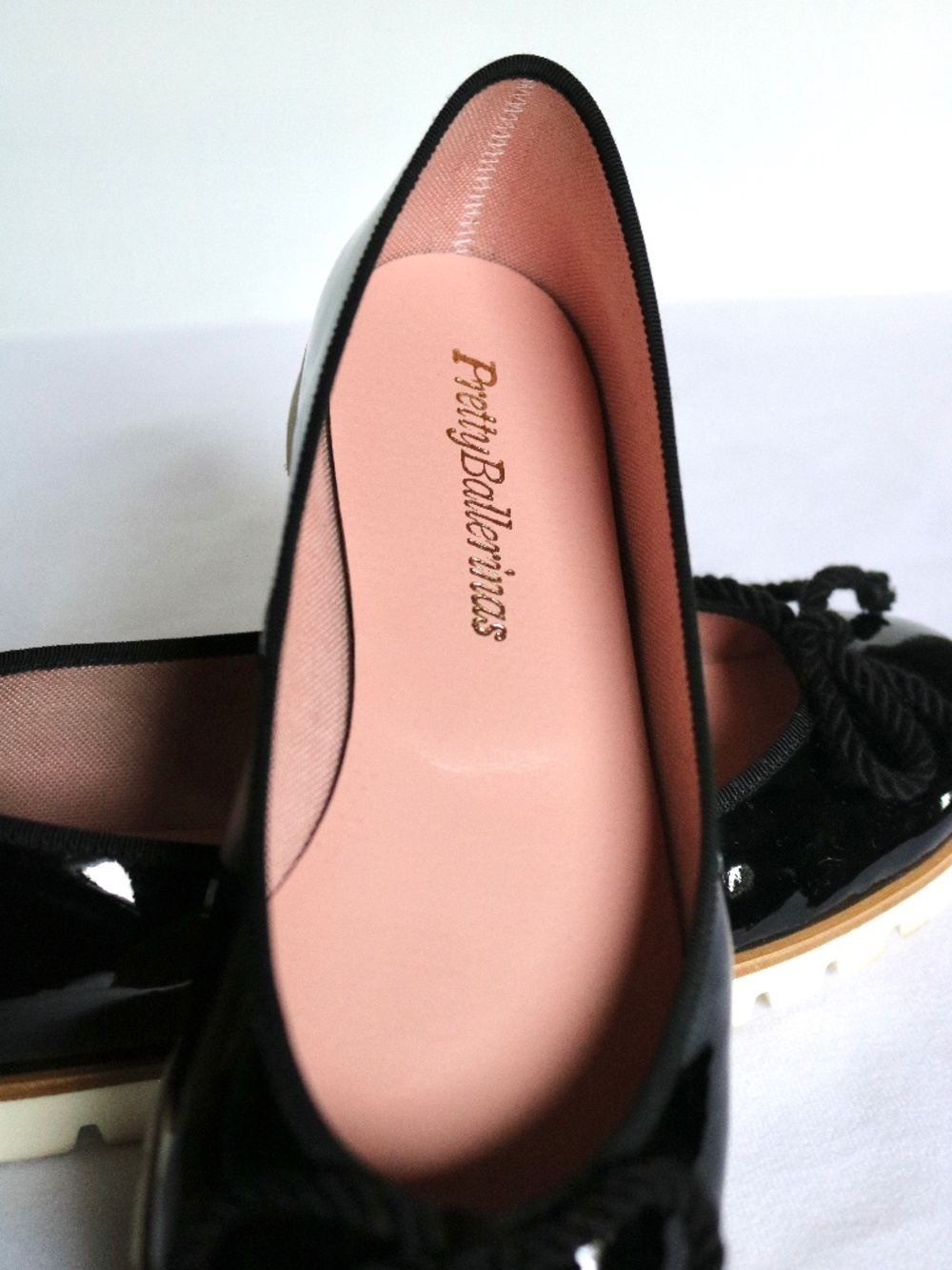 Pretty Ballerinas Black Patent Leather Shoes Flats Bow Made in Spain Size 37.5 - Picture 6 of 9